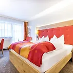 Alpenland Hotel 4*
