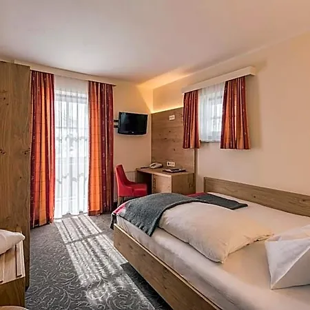 Alpenland Hotell 4*