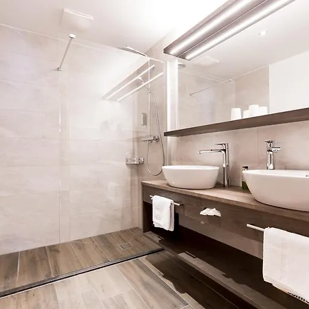 阿尔盆兰德酒店 酒店 上陶恩