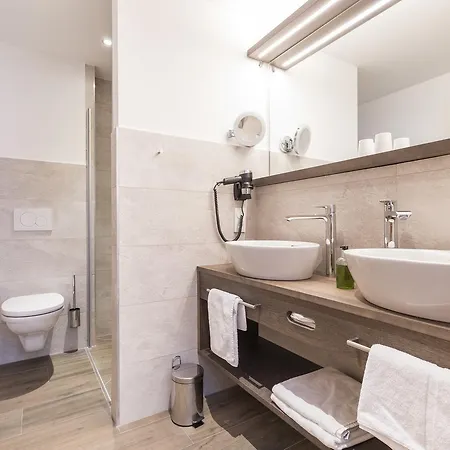 阿尔盆兰德酒店 上陶恩